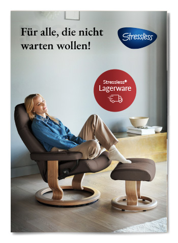 Titelbild eines Stressless-Prospekts mit Frau im Relaxsessel.