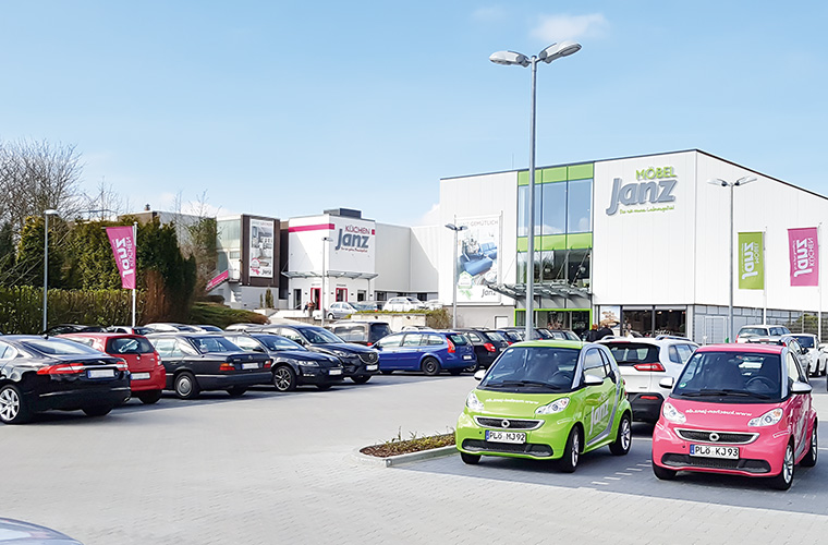 Jetzige Außenansicht des Möbelhauses.