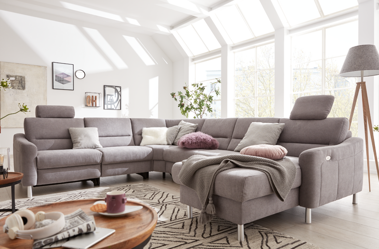 Wohnlandschaft „IL 4305“ in Grau.