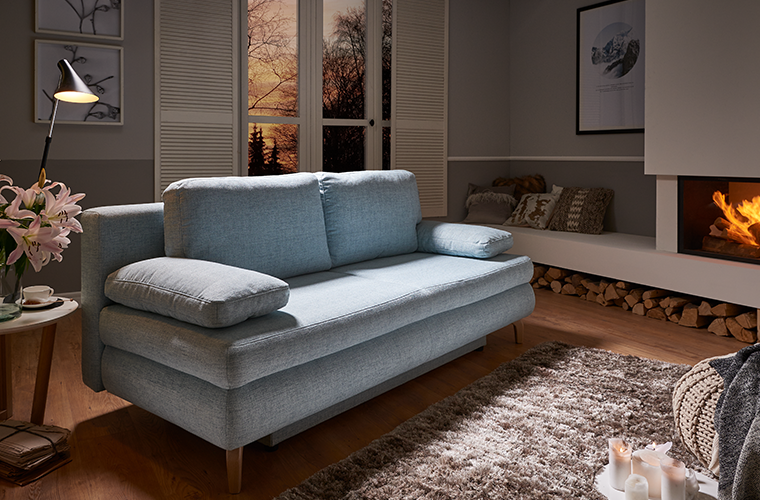 Schlafsofa „Lift“ in grau mit großzügiger Sitzfläche.
